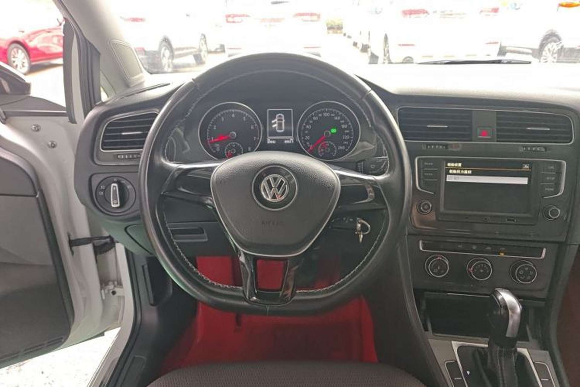 Used Volkswagen Golf 2017 230TSI Automatic Comfort Edition – Celebrating Milestone of One Million Units Steering Wheel