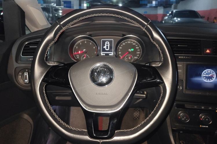 Used Volkswagen Golf 2017 230TSI Automatic Comfort Edition – Celebrating Milestone of One Million Units Steering Wheel