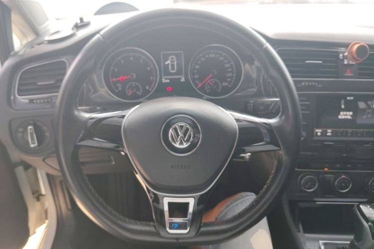 Used Volkswagen Golf 2017 1.6L Automatic Comfort Million-Vehicle Anniversary Edition Steering Wheel