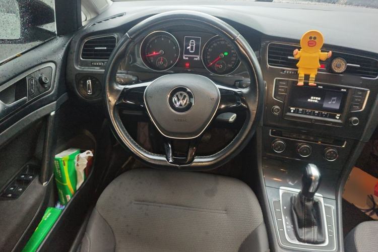 Used Volkswagen Golf 2017 230TSI Automatic Comfort Edition – Celebrating Milestone of One Million Units Steering Wheel