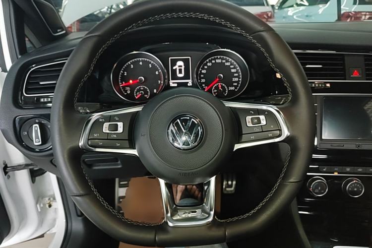 Used Volkswagen Golf 2017 280TSI Automatic R-Line Million-Vehicle Commemorative Edition Steering Wheel