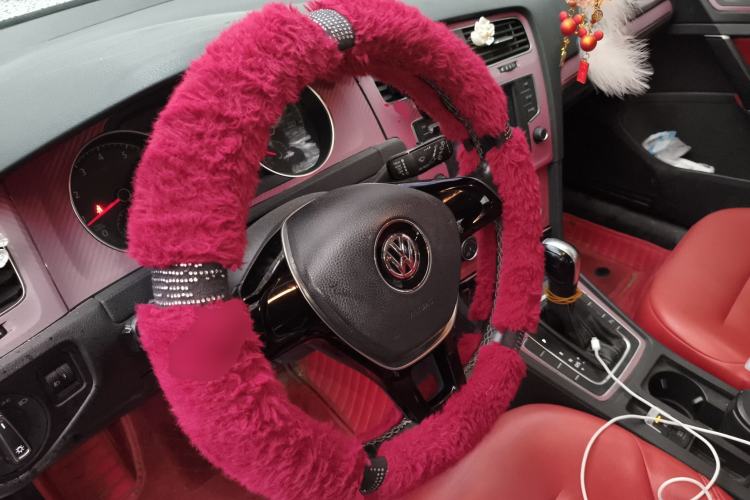 Used Volkswagen Golf 2017 1.6L Automatic Comfort Million-Vehicle Anniversary Edition Steering Wheel