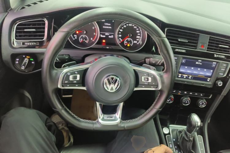 Used Volkswagen Golf 2017 280TSI Automatic R-Line Million-Vehicle Commemorative Edition Steering Wheel