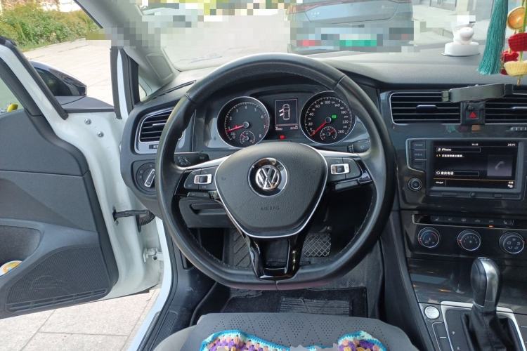 Used Volkswagen Golf 2017 230TSI Automatic Luxury Million-Vehicle Commemorative Edition Steering Wheel