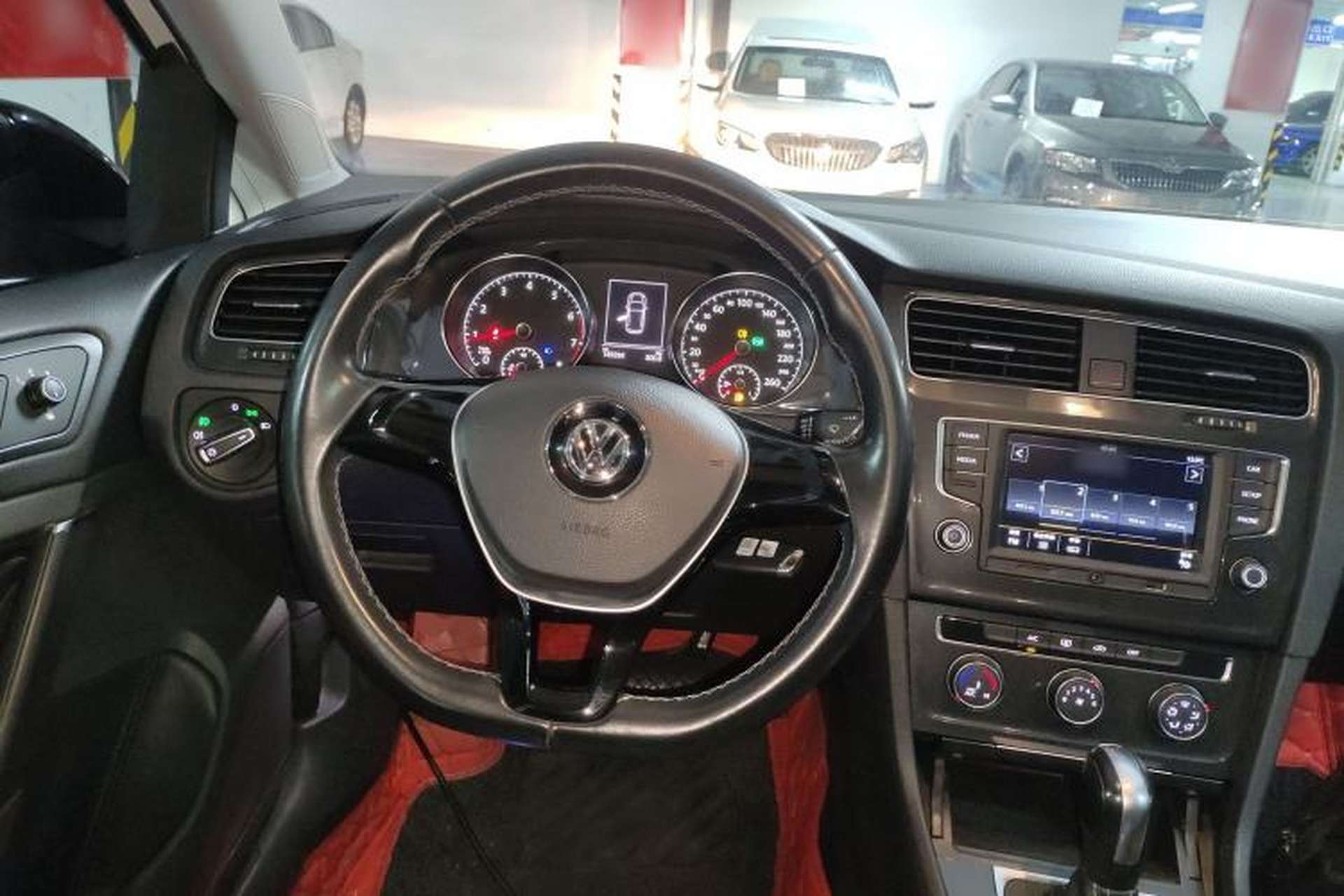 Used Volkswagen Golf 2017 1.6L Automatic Comfort Million-Vehicle Anniversary Edition Steering Wheel