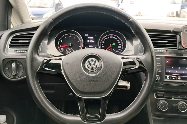 Used Volkswagen Golf 2017 1.6L Automatic Comfort Million-Vehicle Anniversary Edition Steering Wheel