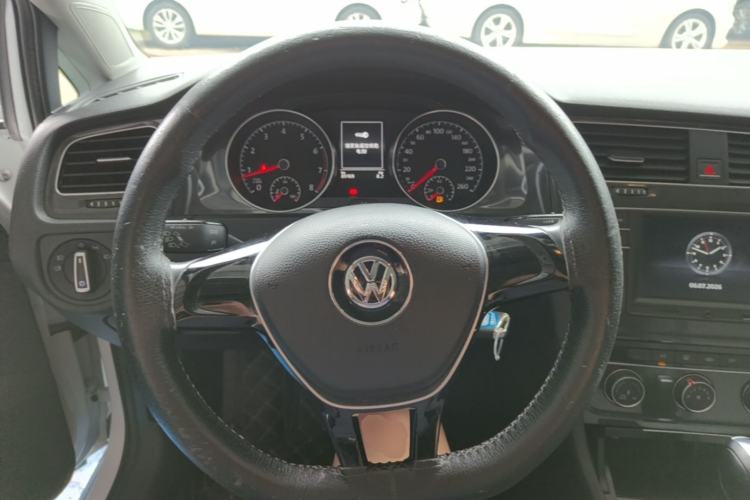 Used Volkswagen Golf 2017 1.6L Automatic Comfort Million-Vehicle Anniversary Edition Steering Wheel