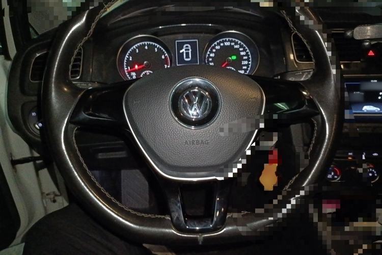 Used Volkswagen Golf 2017 1.6L Automatic Comfort Million-Vehicle Anniversary Edition Steering Wheel