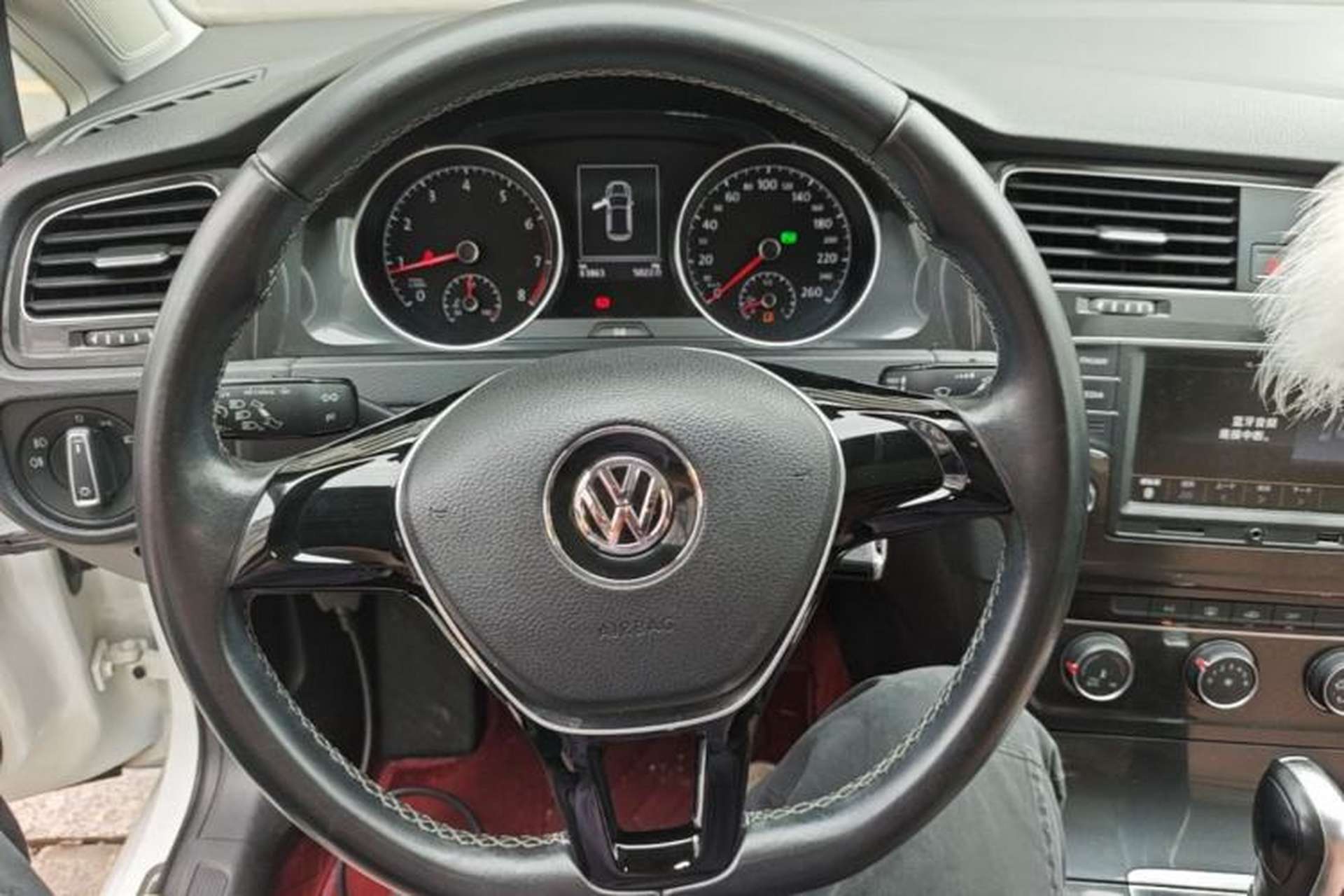 Used Volkswagen Golf 2017 1.6L Automatic Comfort Million-Vehicle Anniversary Edition Steering Wheel