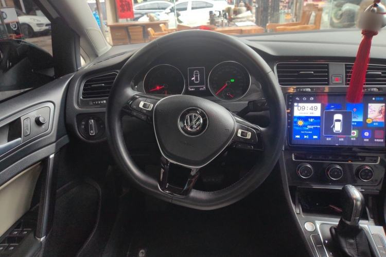 Used Volkswagen Golf 2017 230TSI Automatic Luxury Million-Vehicle Commemorative Edition Steering Wheel
