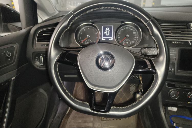 Used Volkswagen Golf 2017 1.6L Automatic Comfort Million-Vehicle Anniversary Edition Steering Wheel