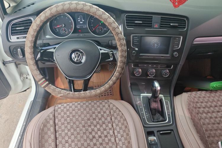 Used Volkswagen Golf 2017 1.6L Automatic Comfort Million-Vehicle Anniversary Edition Steering Wheel