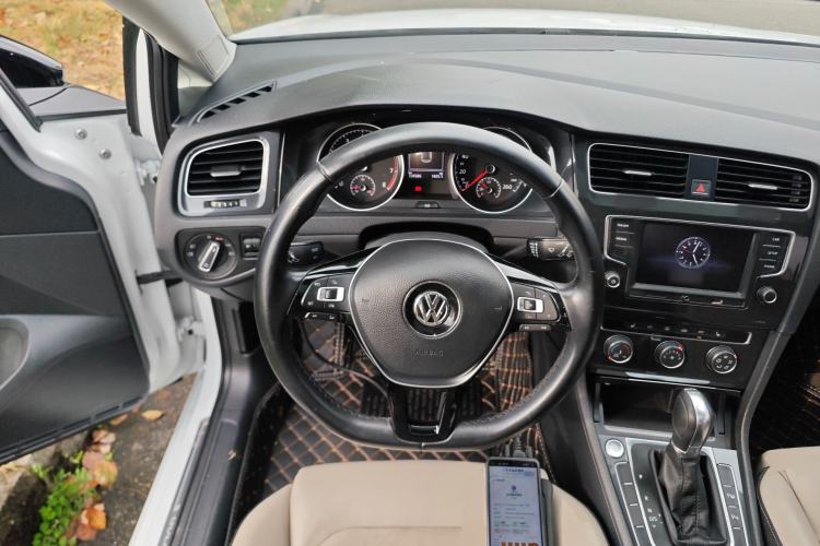 Used Volkswagen Golf 2017 230TSI Automatic Luxury Million-Vehicle Commemorative Edition Steering Wheel