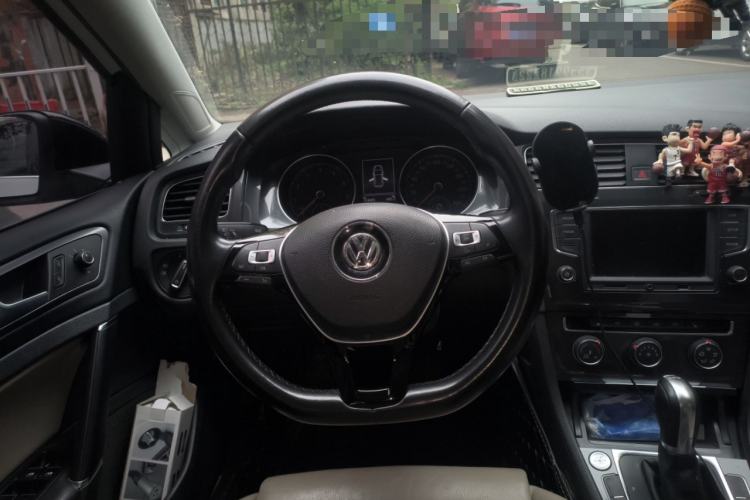 Used Volkswagen Golf 2017 230TSI Automatic Luxury Million-Vehicle Commemorative Edition Steering Wheel