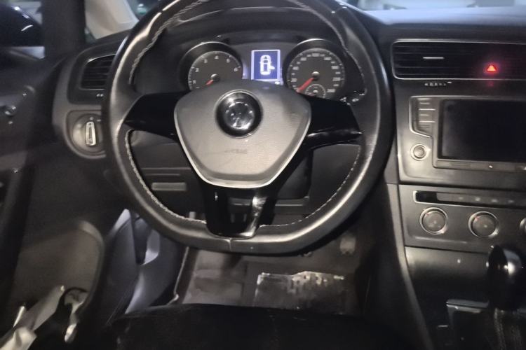 Used Volkswagen Golf 2017 1.6L Automatic Comfort Million-Vehicle Anniversary Edition Steering Wheel