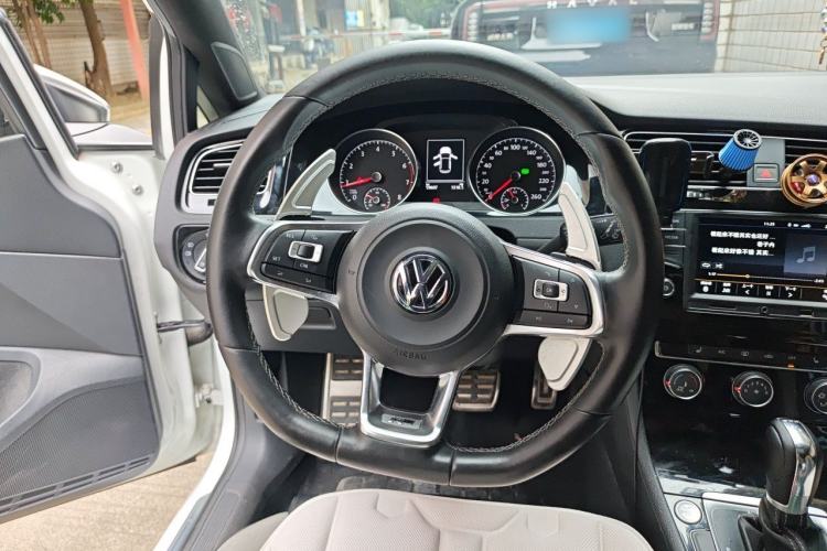 Used Volkswagen Golf 2017 280TSI Automatic R-Line Million-Vehicle Commemorative Edition Steering Wheel