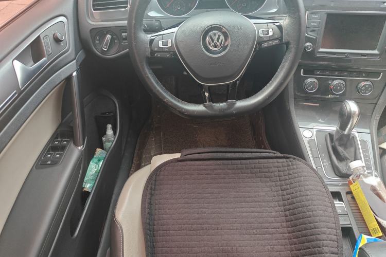 Used Volkswagen Golf 2017 230TSI Automatic Luxury Million-Vehicle Commemorative Edition Steering Wheel