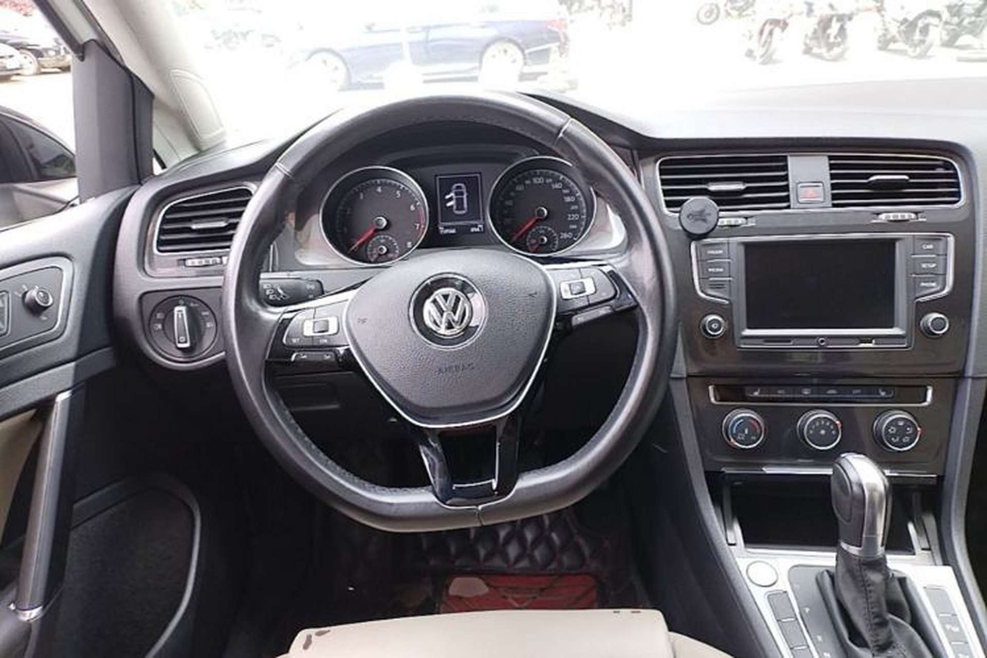 Used Volkswagen Golf 2017 230TSI Automatic Luxury Million-Vehicle Commemorative Edition Steering Wheel