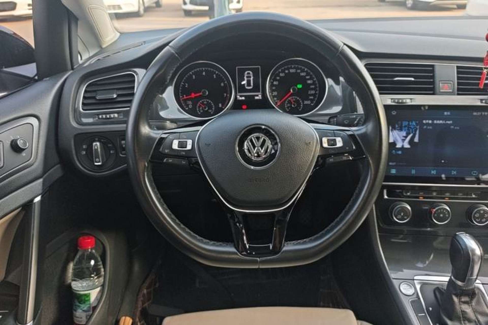 Used Volkswagen Golf 2017 230TSI Automatic Luxury Million-Vehicle Commemorative Edition Steering Wheel