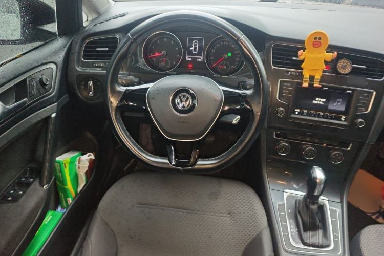 Used Volkswagen Golf 2017 230TSI Automatic Comfort Edition – Celebrating Milestone of One Million Units Steering Wheel
