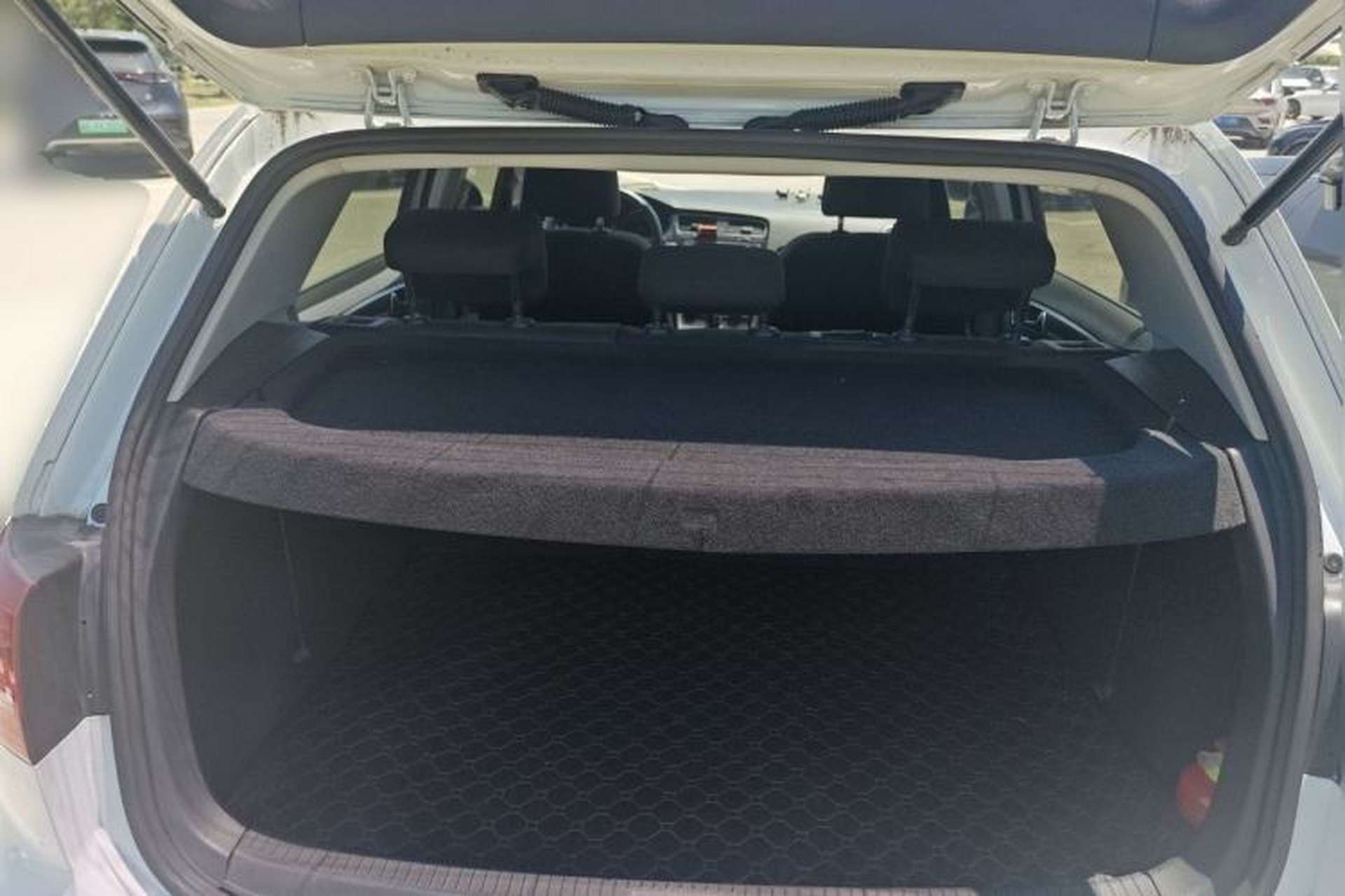 Used Volkswagen Golf 2017 1.6L Automatic Comfort Million-Vehicle Anniversary Edition Trunk