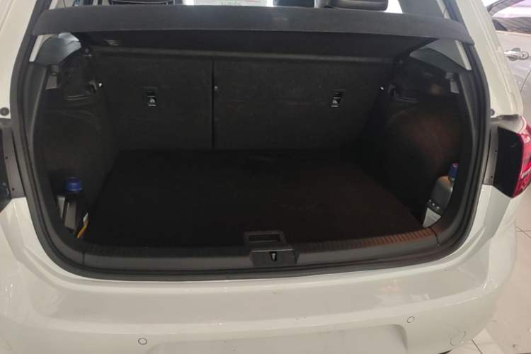 Used Volkswagen Golf 2017 230TSI Automatic Luxury Million-Vehicle Commemorative Edition Trunk