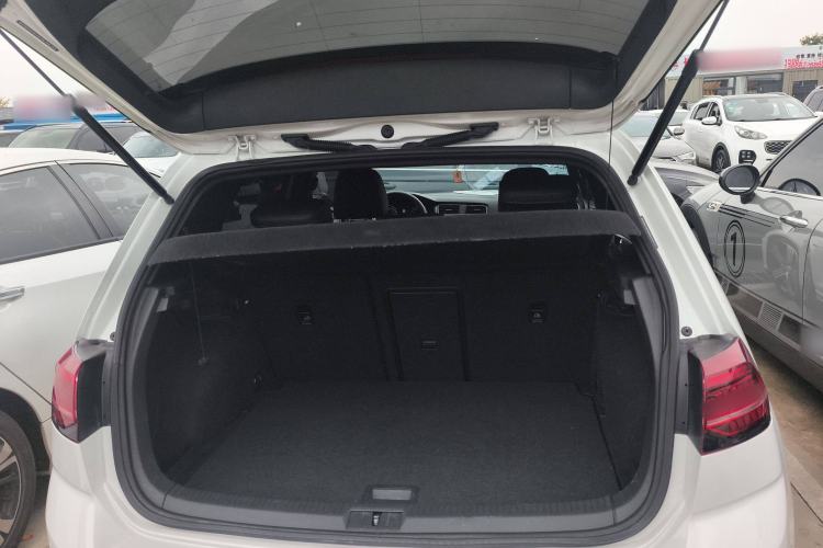 Used Volkswagen Golf 2017 2.0TSI R Trunk