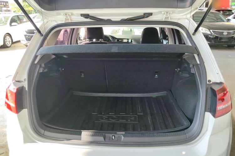 Used Volkswagen Golf 2017 1.6L Automatic Comfort Million-Vehicle Anniversary Edition Trunk