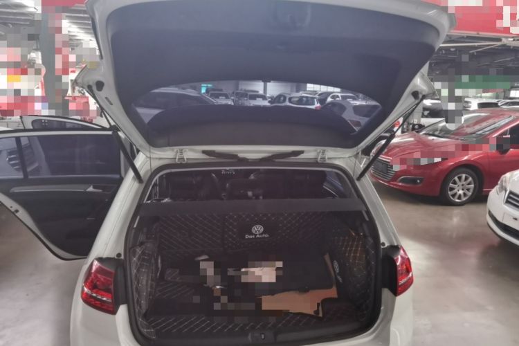 Used Volkswagen Golf 2017 1.6L Automatic Comfort Million-Vehicle Anniversary Edition Trunk