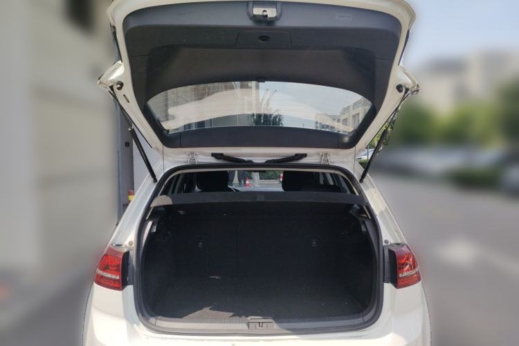 Used Volkswagen Golf 2017 1.6L Automatic Comfort Million-Vehicle Anniversary Edition Trunk