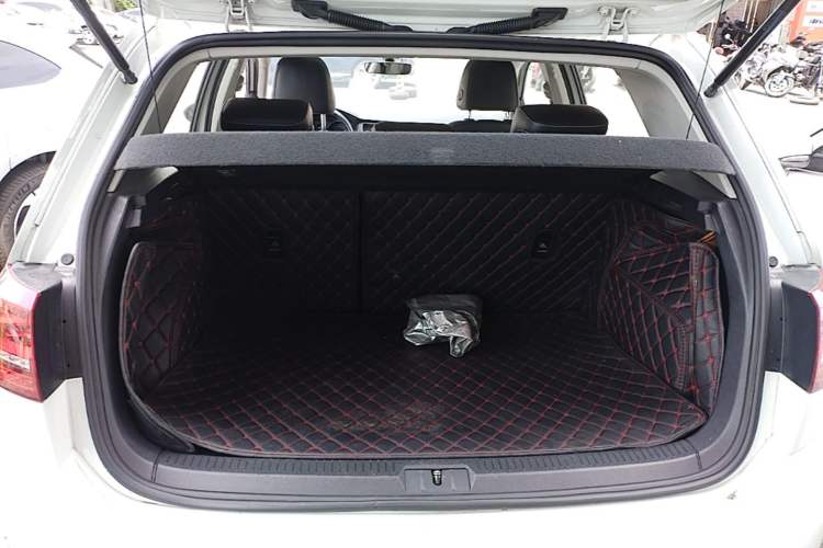 Used Volkswagen Golf 2017 230TSI Automatic Luxury Million-Vehicle Commemorative Edition Trunk