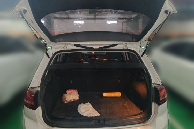Used Volkswagen Golf 2017 230TSI Automatic Comfort Edition – Celebrating Milestone of One Million Units Trunk
