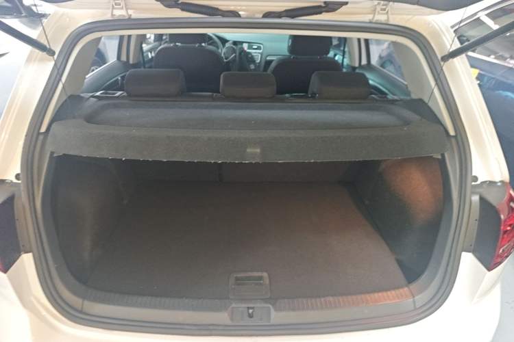 Used Volkswagen Golf 2017 1.6L Automatic Comfort Million-Vehicle Anniversary Edition Trunk