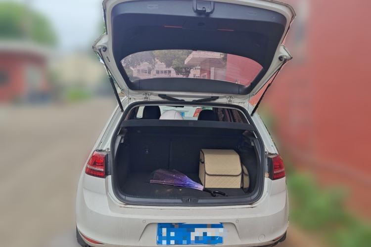 Used Volkswagen Golf 2017 230TSI Automatic Comfort Edition – Celebrating Milestone of One Million Units Trunk