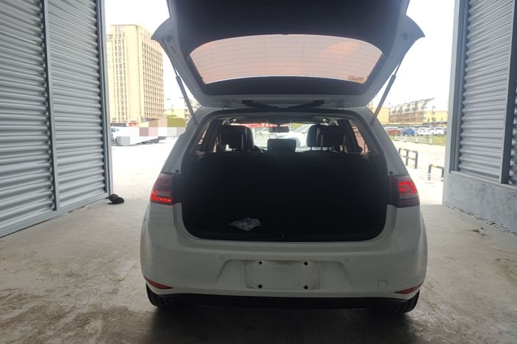 Used Volkswagen Golf 2017 1.6L Automatic Comfort Million-Vehicle Anniversary Edition Trunk