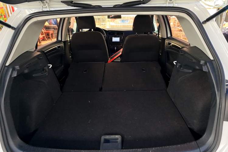 Used Volkswagen Golf 2017 230TSI Automatic Comfort Edition – Celebrating Milestone of One Million Units Trunk