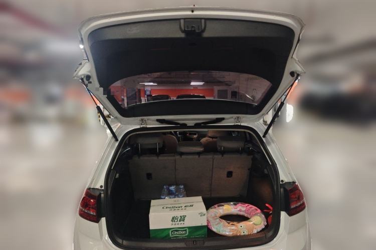 Used Volkswagen Golf 2017 230TSI Automatic Comfort Edition – Celebrating Milestone of One Million Units Trunk