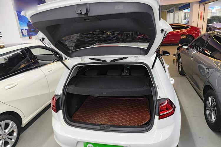 Used Volkswagen Golf 2017 230TSI Automatic Comfort Edition – Celebrating Milestone of One Million Units Trunk