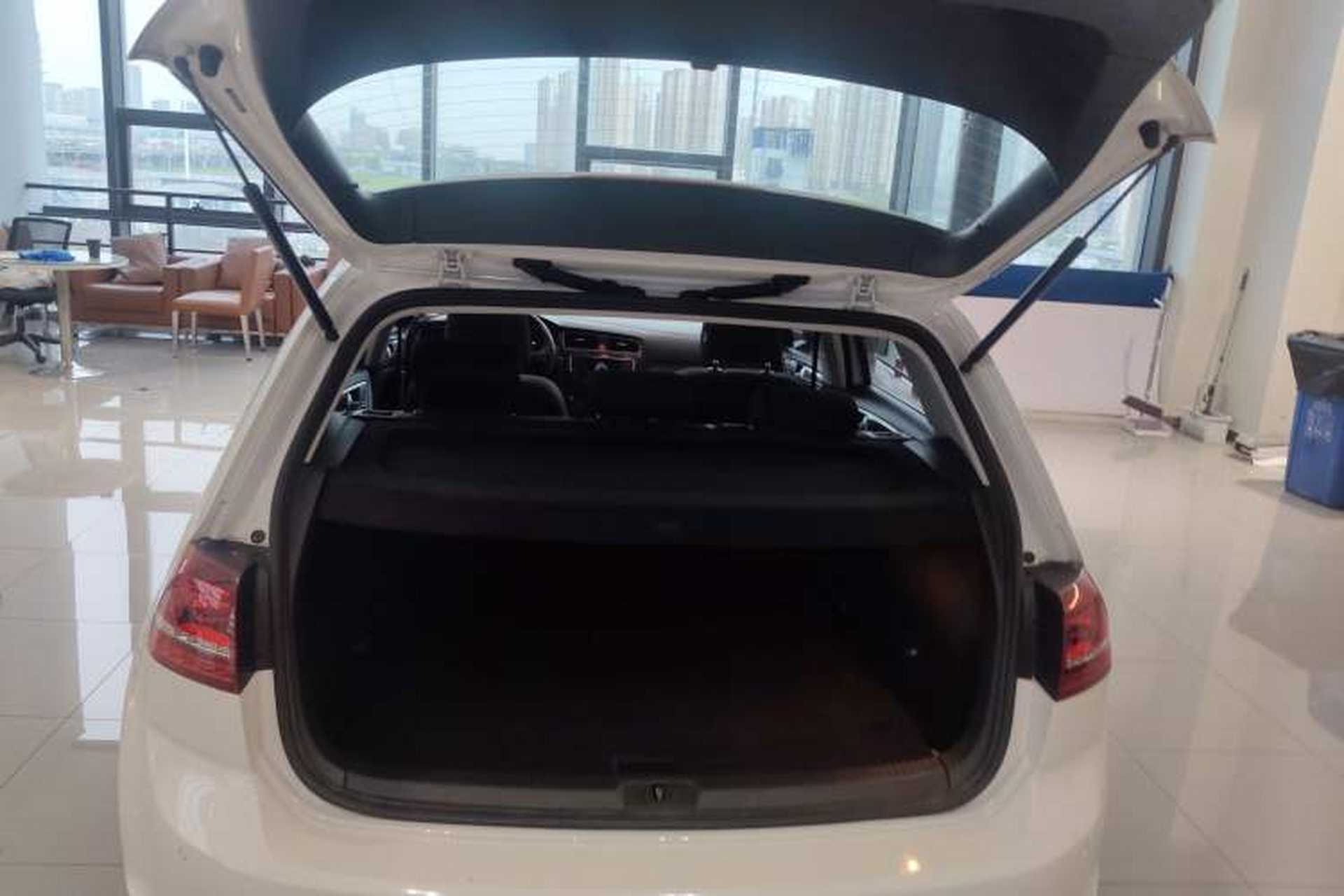 Used Volkswagen Golf 2017 1.6L Automatic Comfort Million-Vehicle Anniversary Edition Trunk