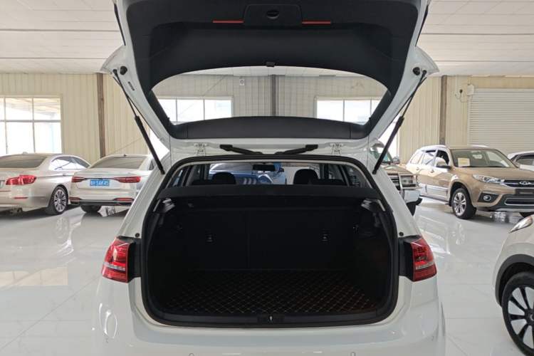 Used Volkswagen Golf 2017 1.6L Automatic Comfort Million-Vehicle Anniversary Edition Trunk