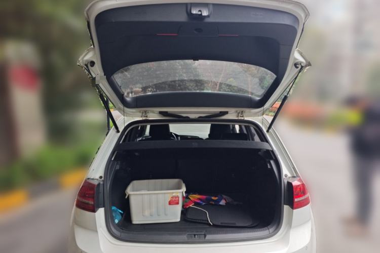 Used Volkswagen Golf 2017 230TSI Manual Comfort Edition – Celebrating Milestone of One Million Units Trunk