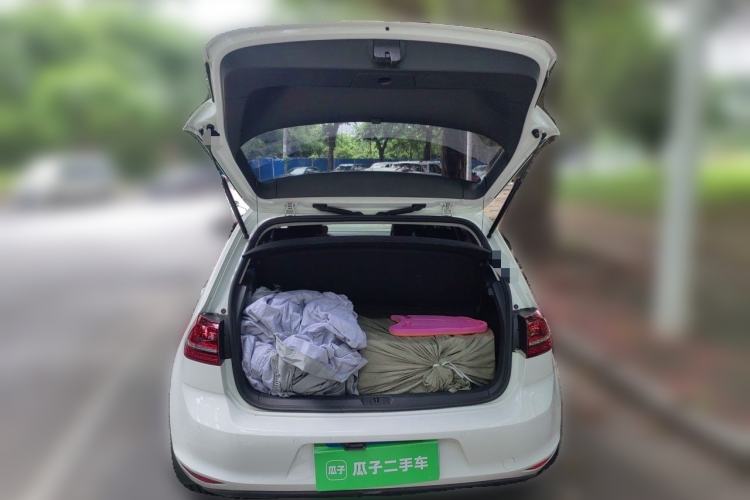 Used Volkswagen Golf 2017 230TSI Automatic Comfort Edition – Celebrating Milestone of One Million Units Trunk
