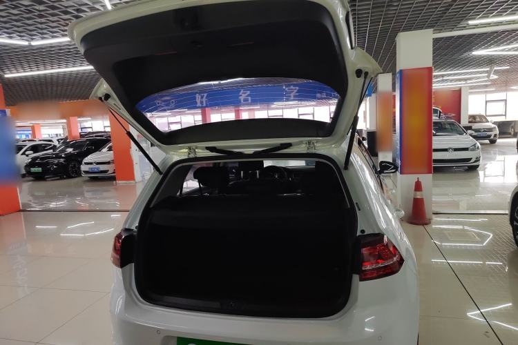Used Volkswagen Golf 2017 230TSI Manual Comfort Edition – Celebrating Milestone of One Million Units Trunk