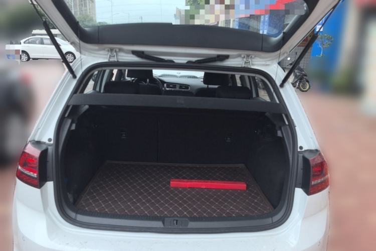 Used Volkswagen Golf 2017 230TSI Automatic Comfort Edition – Celebrating Milestone of One Million Units Trunk