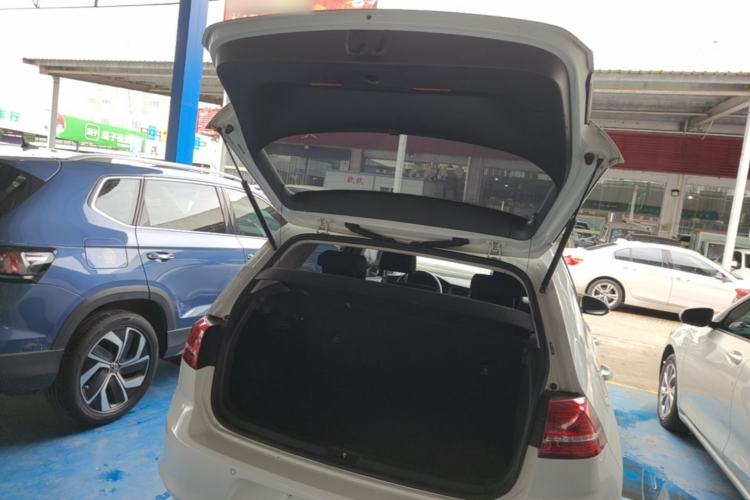 Used Volkswagen Golf 2017 1.6L Automatic Comfort Million-Vehicle Anniversary Edition Trunk