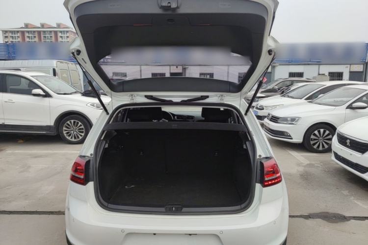 Used Volkswagen Golf 2017 1.6L Automatic Comfort Million-Vehicle Anniversary Edition Trunk