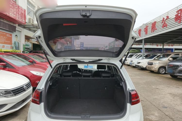 Used Volkswagen Golf 2017 230TSI Automatic Comfort Edition – Celebrating Milestone of One Million Units Trunk