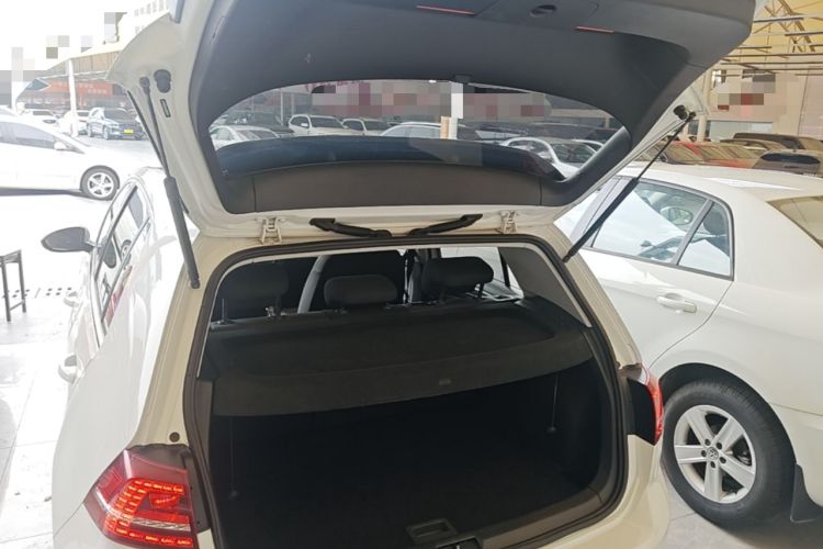 Used Volkswagen Golf 2017 230TSI Automatic Comfort Edition – Celebrating Milestone of One Million Units Trunk