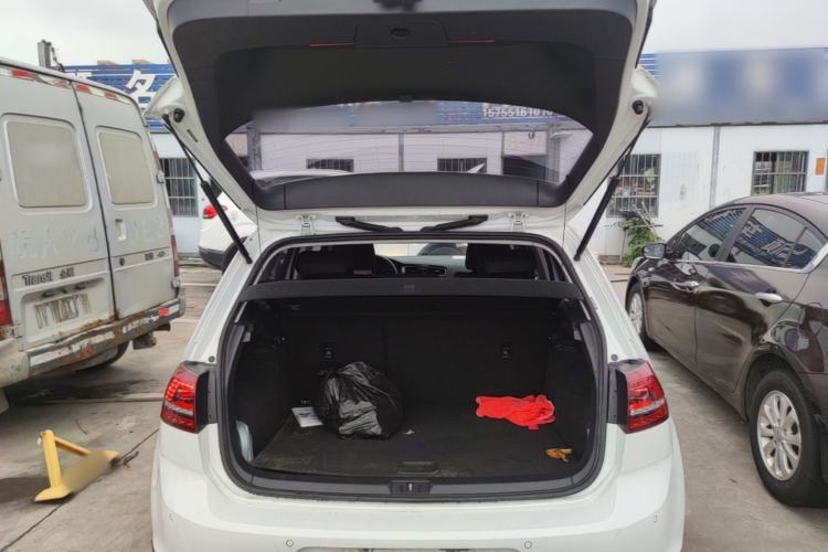Used Volkswagen Golf 2017 1.6L Automatic Comfort Million-Vehicle Anniversary Edition Trunk