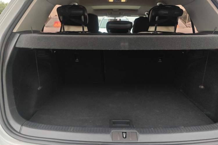 Used Volkswagen Golf 2017 1.6L Automatic Comfort Million-Vehicle Anniversary Edition Trunk